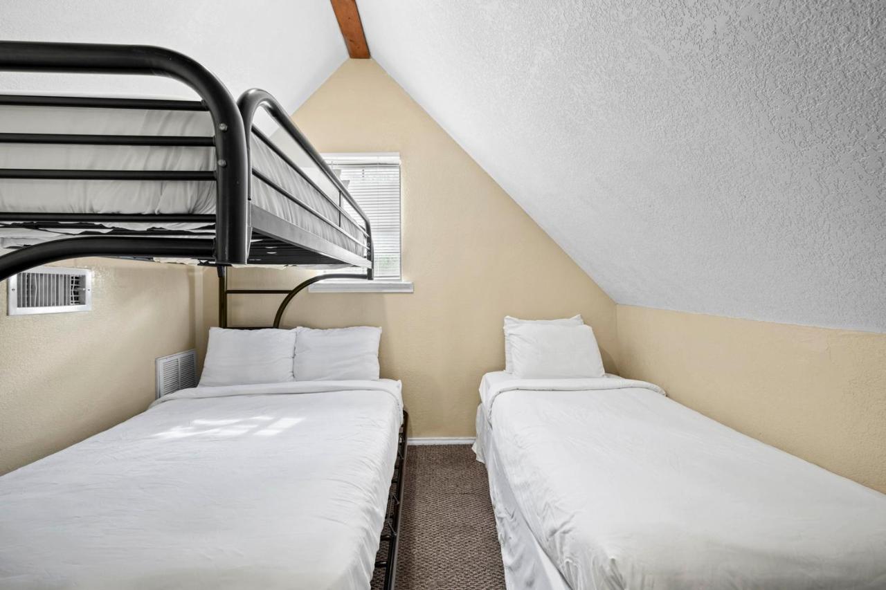 The Claire Hotel Каньон-Лейк Экстерьер фото